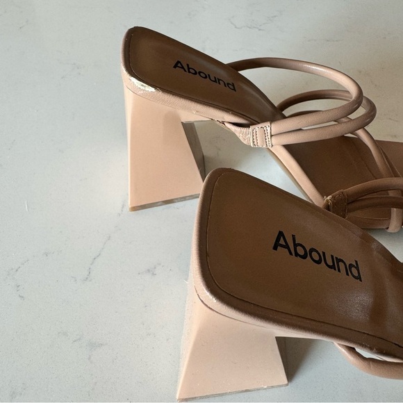 Abound Austyn Strappy Sandal in Tan size: 6.5 - Picture 7 of 8